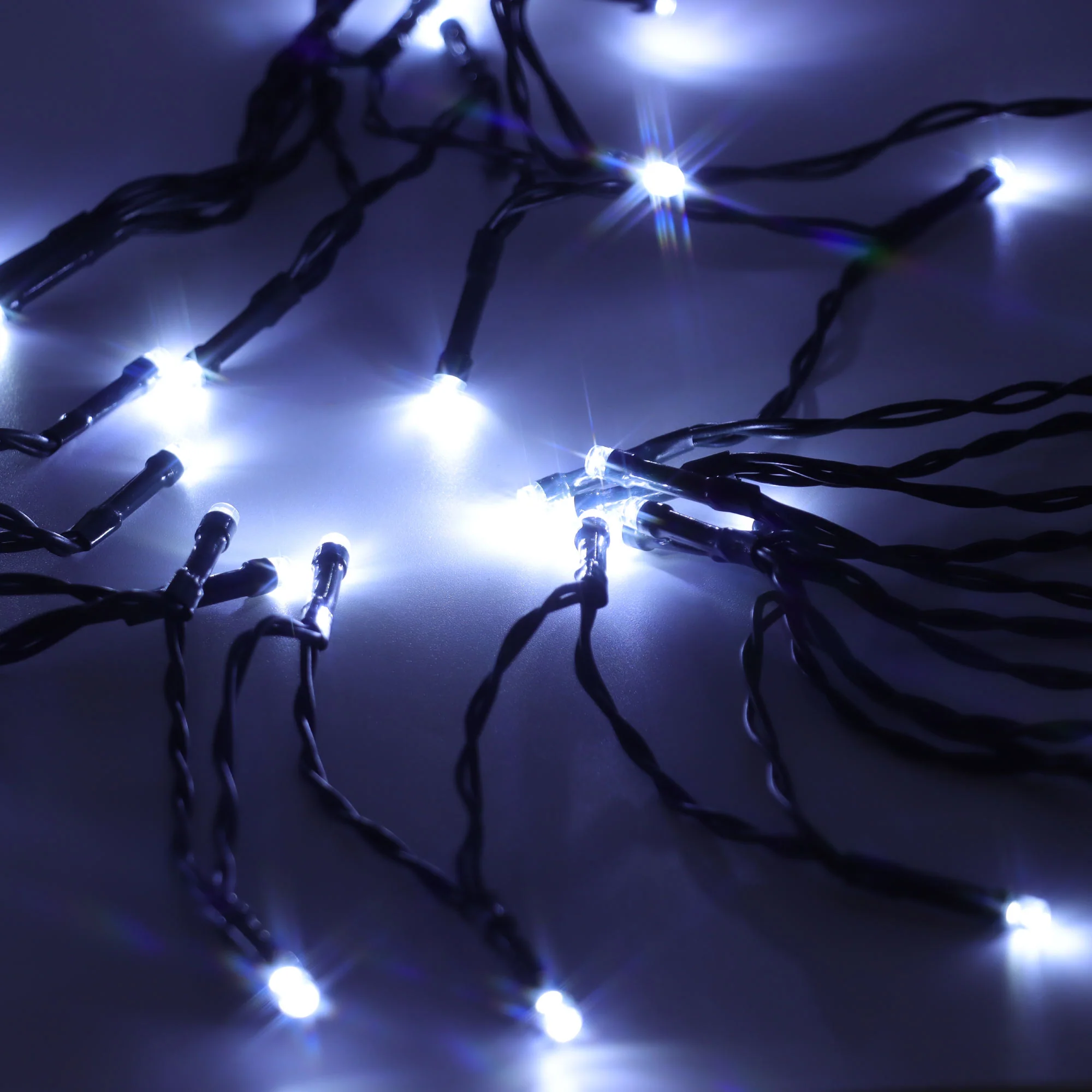 Christmas Sparkle Indoor and Outdoor Chaser Lights x 200 White LEDs - Mains Operated - Image 3