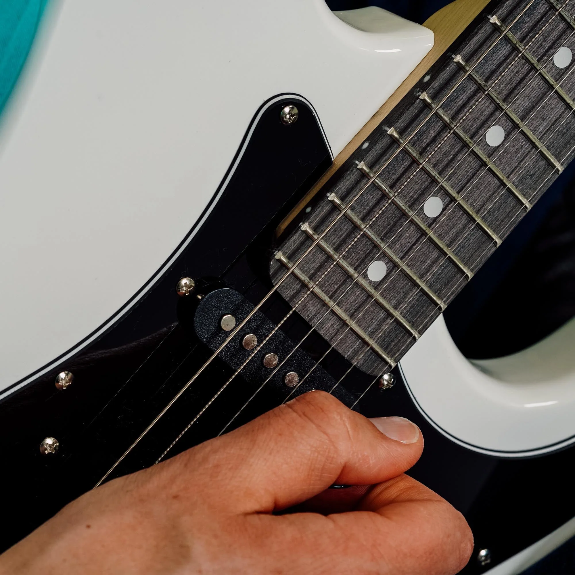 3rd Avenue 3/4 Size Electric Guitar Starter Pack - White - Image 6