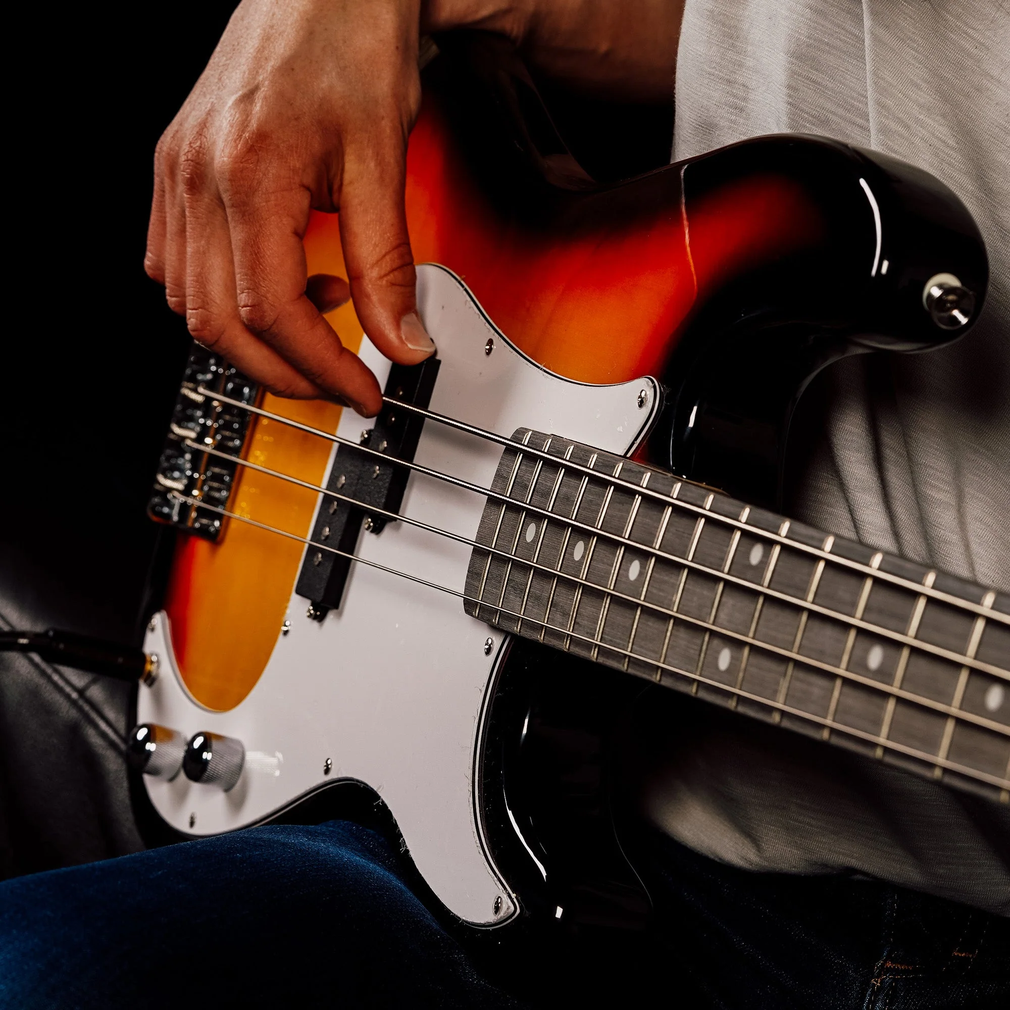 3rd Avenue Bass Guitar Starter Pack - Sunburst - Image 6