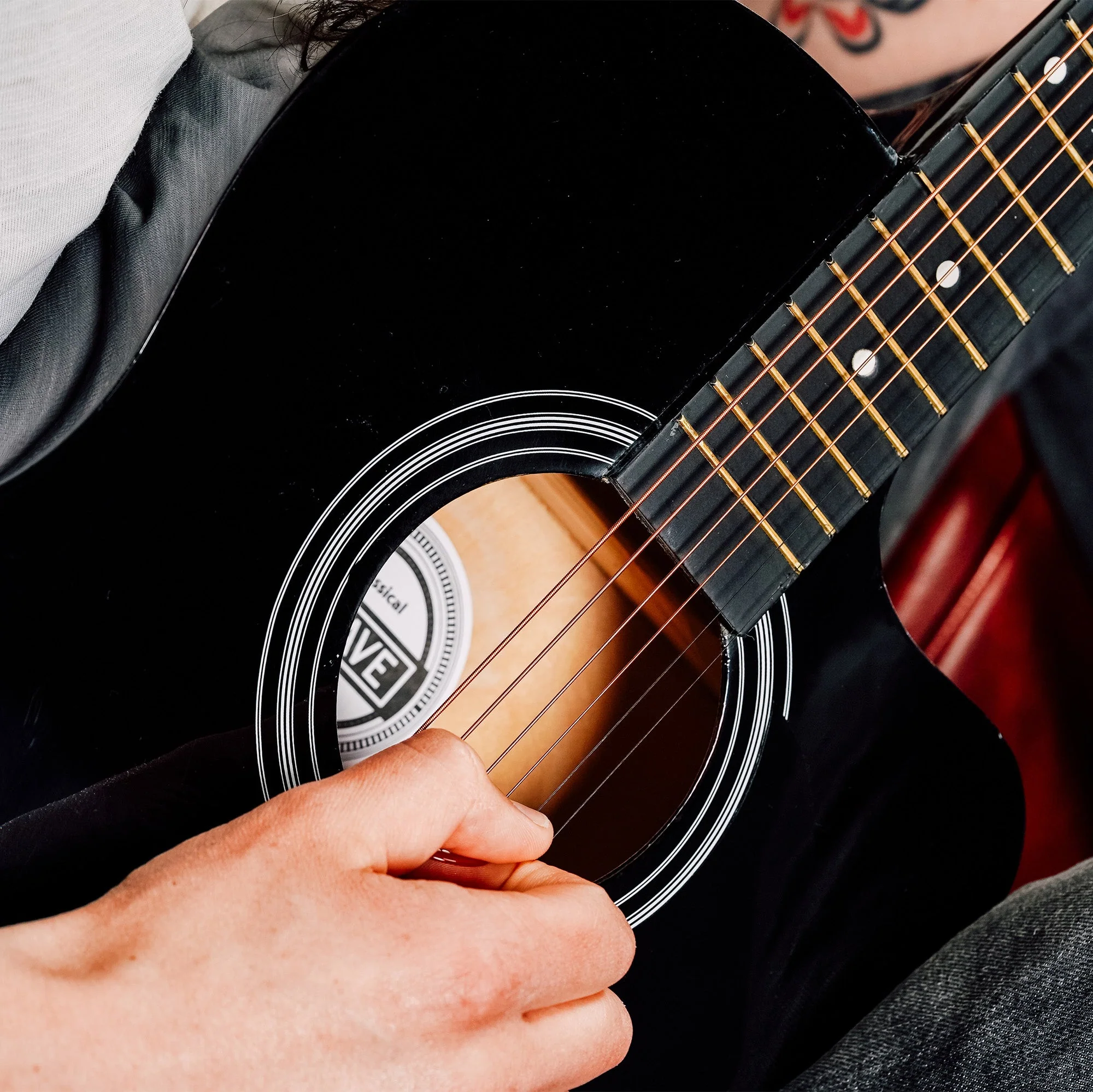 3rd Avenue Cutaway Acoustic Guitar Pack - Black - Image 6