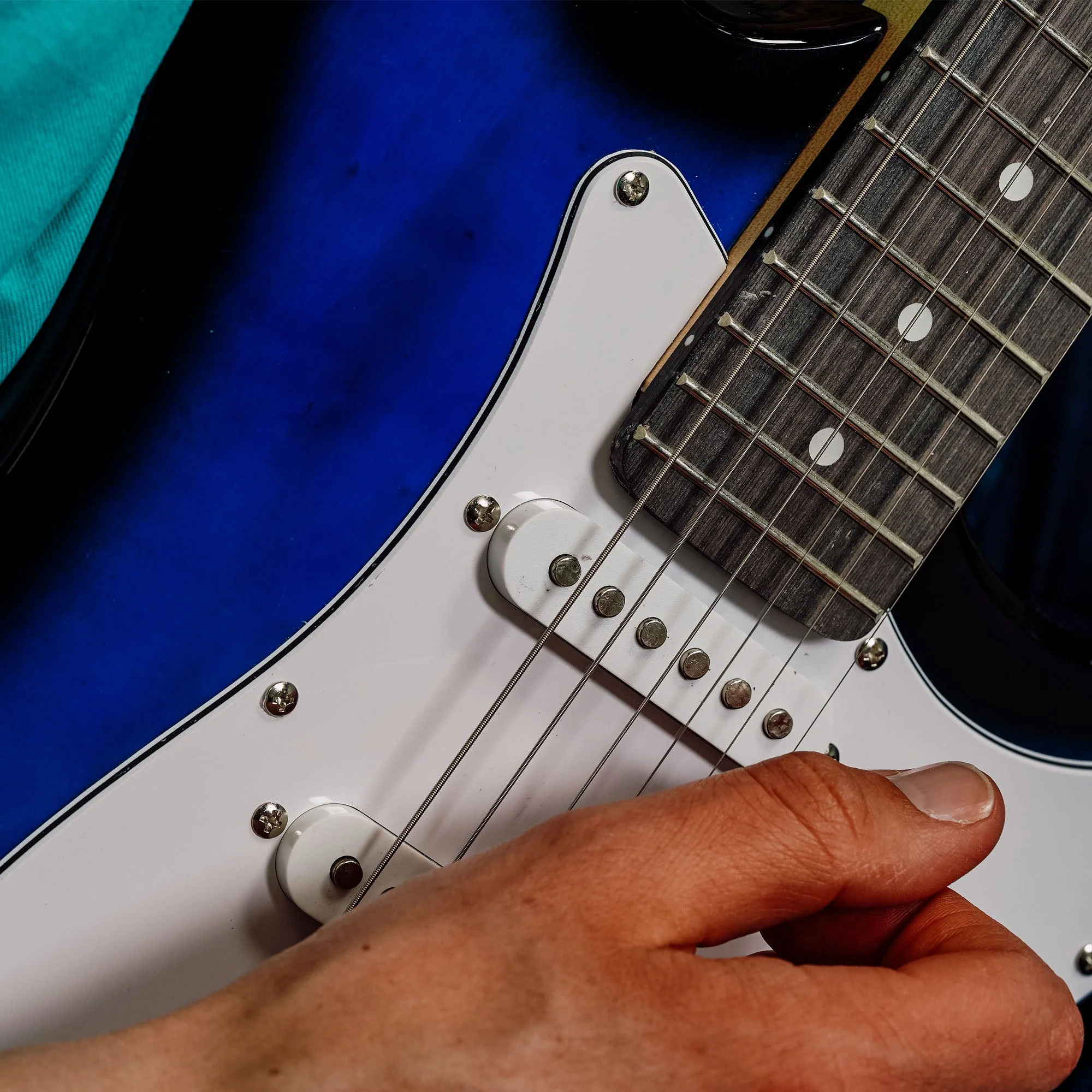 3rd Avenue Electric Guitar Starter Pack - Blueburst - Image 6