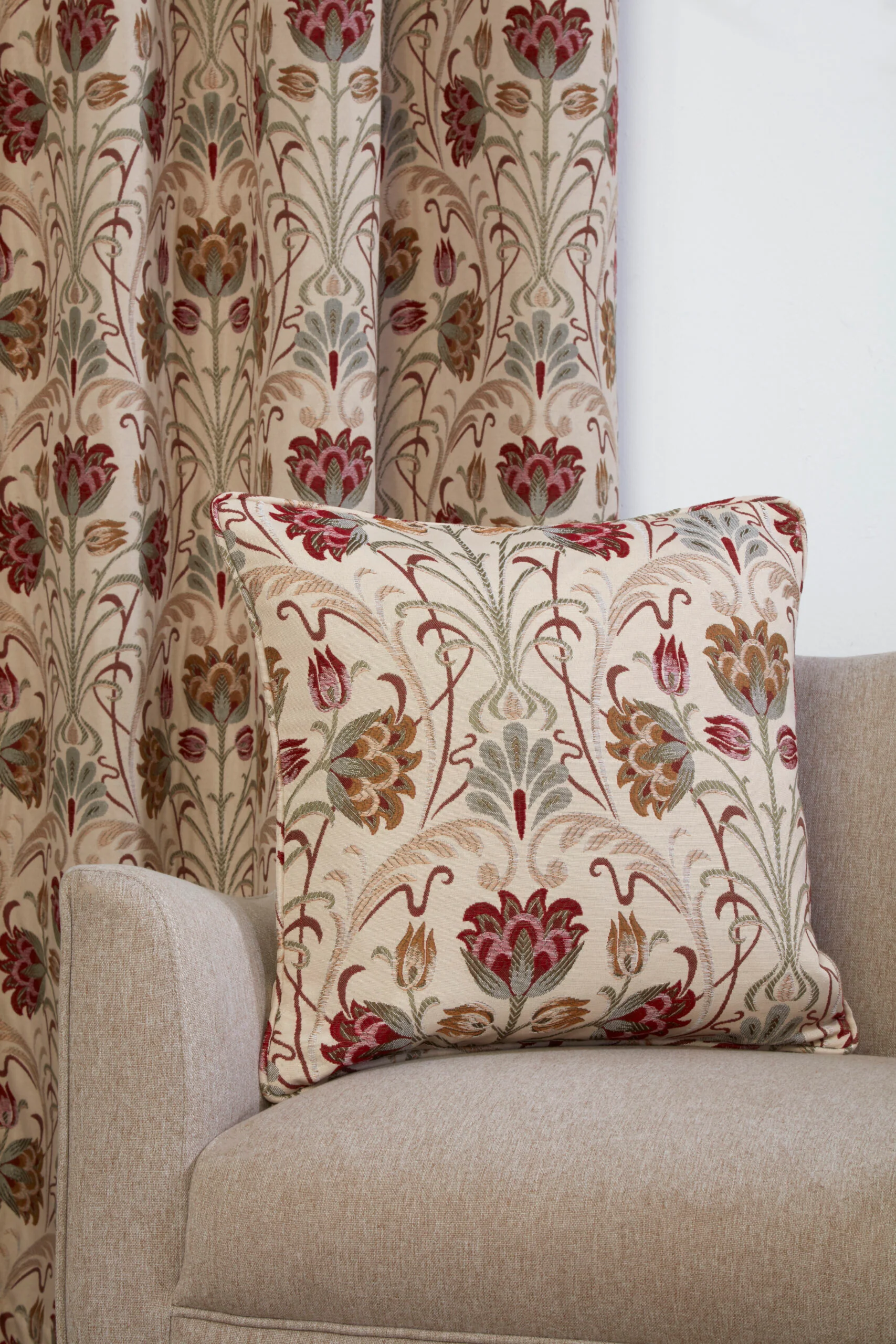 AYLESBURY NATURAL POLYESTER FILLED CUSHION