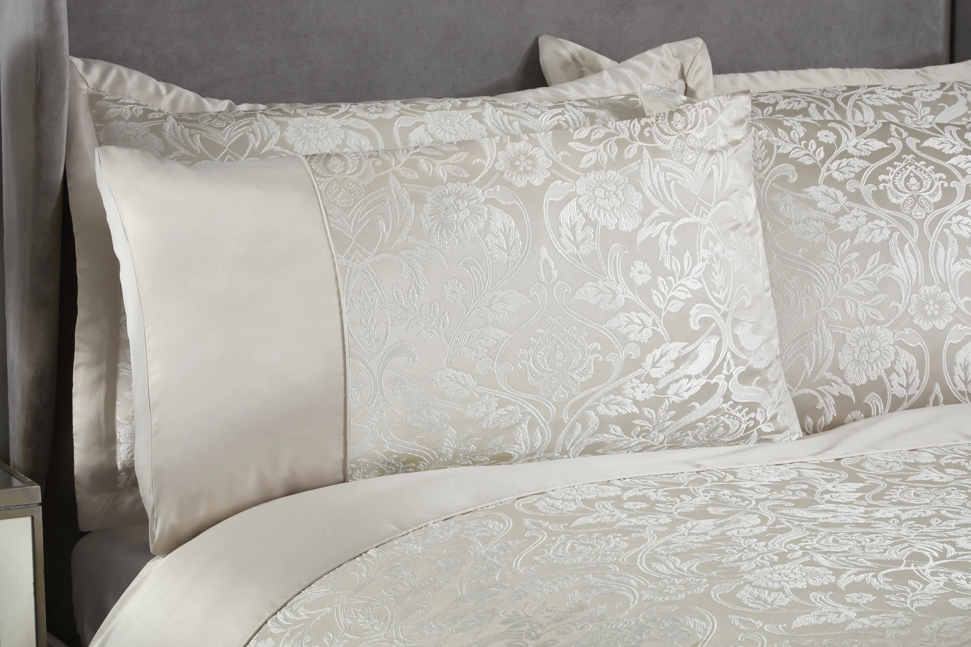 Eden - Embellished Jacquard Quilted Bedspread Set in Cream - Image 5