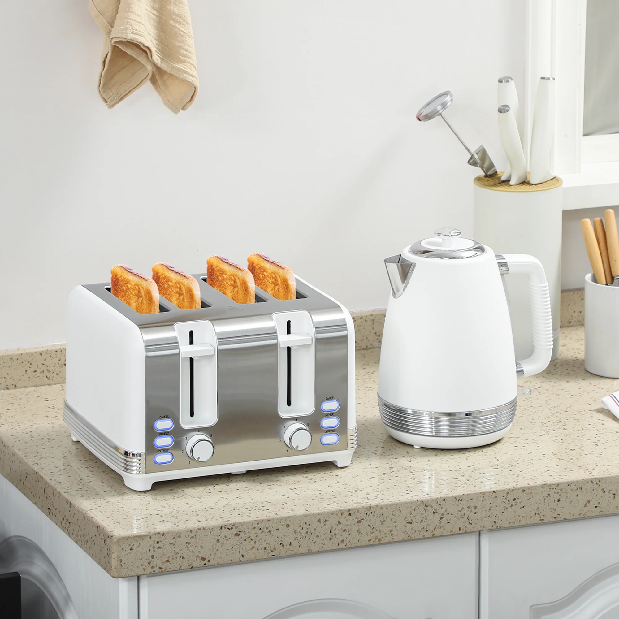 HOMCOM 1.7L 3000W Quick Boil Kettle And 4 Slice Toaster Set Crumb Tray - Image 11