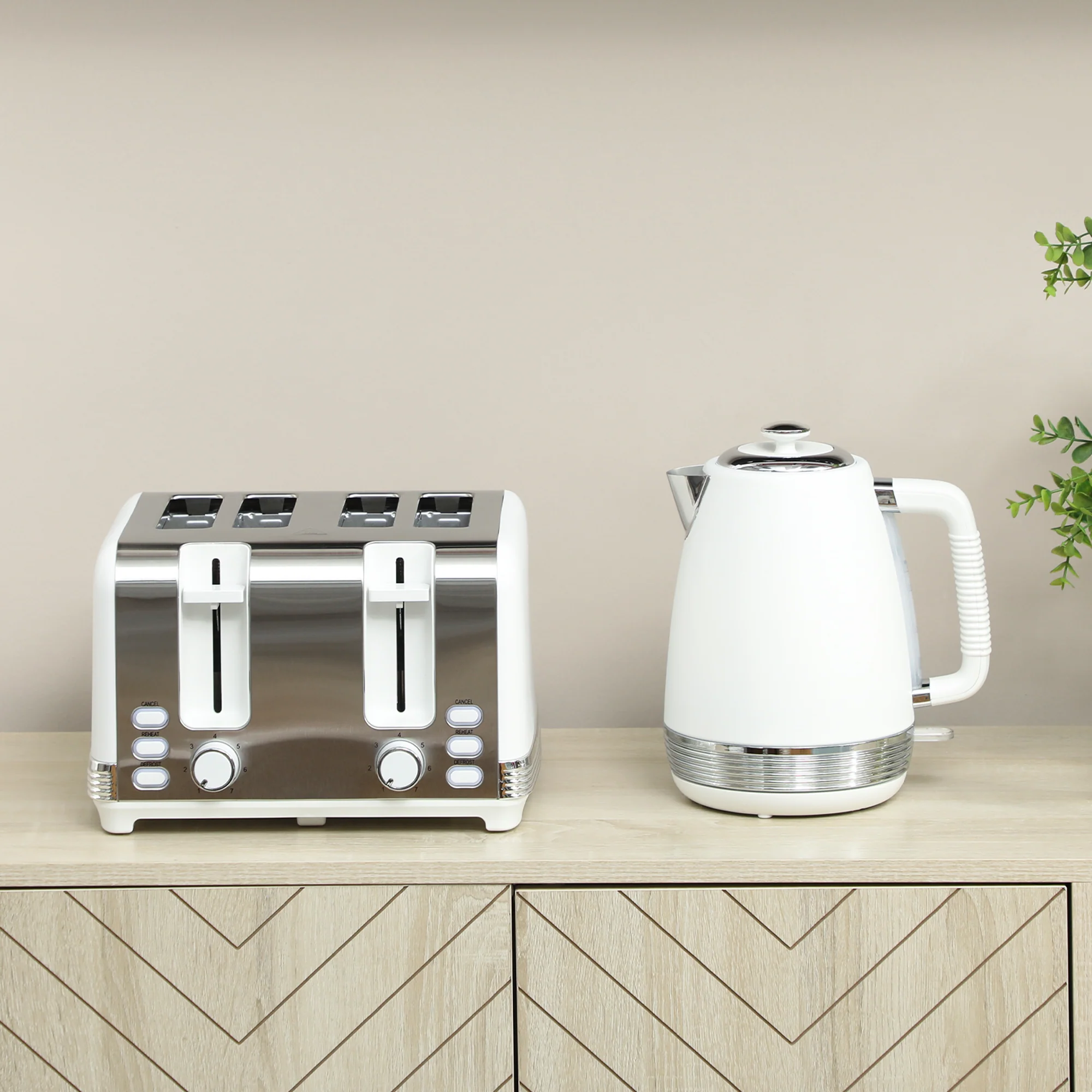 HOMCOM 1.7L 3000W Quick Boil Kettle And 4 Slice Toaster Set Crumb Tray - Image 18
