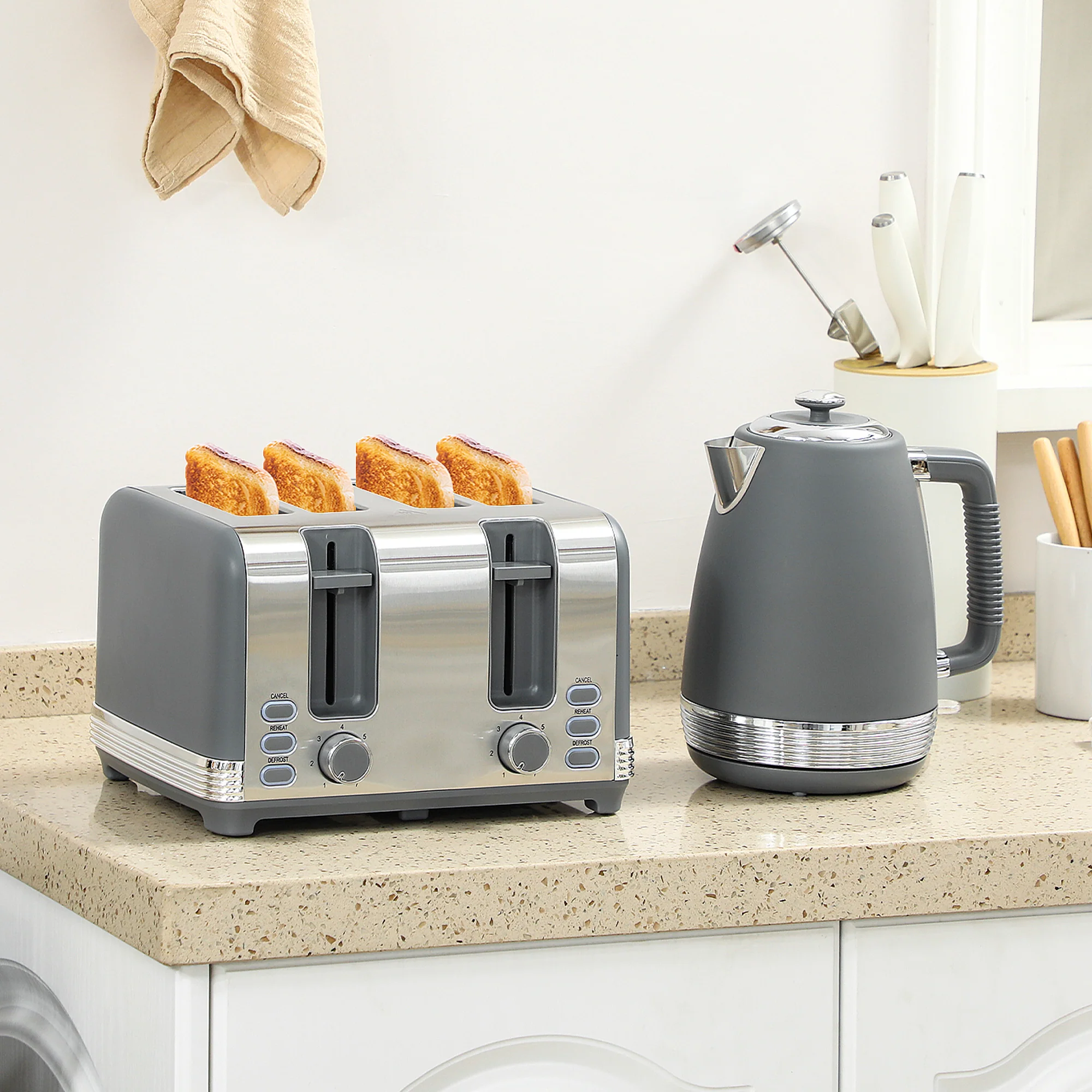 HOMCOM 1.7L 3000W Quick Boil Kettle And 4 Slice Toaster Set Crumb Tray - Image 2