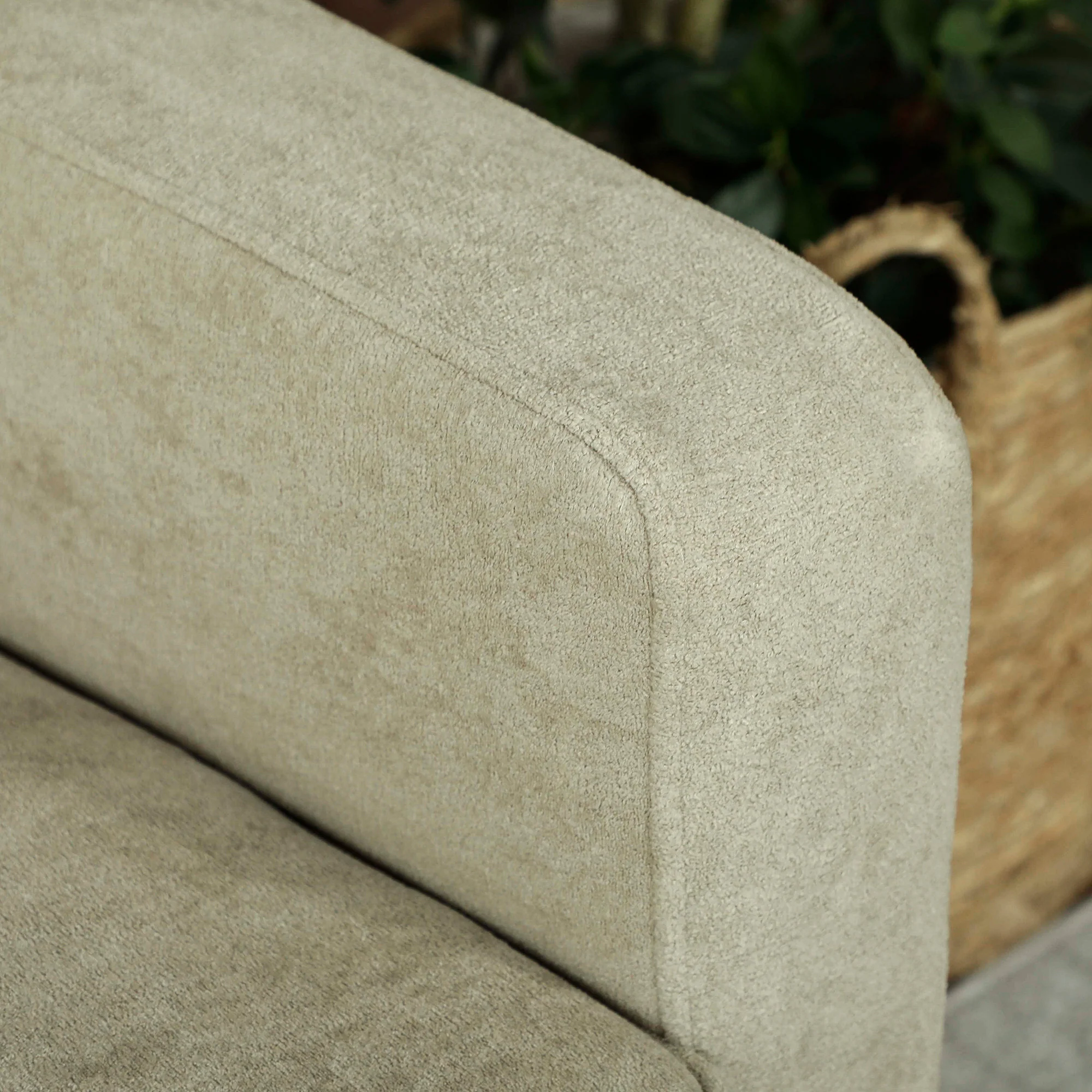 HOMCOM 2 Seater Sofa, Velvet-Feel Upholstered Loveseat For Small Space - Image 8