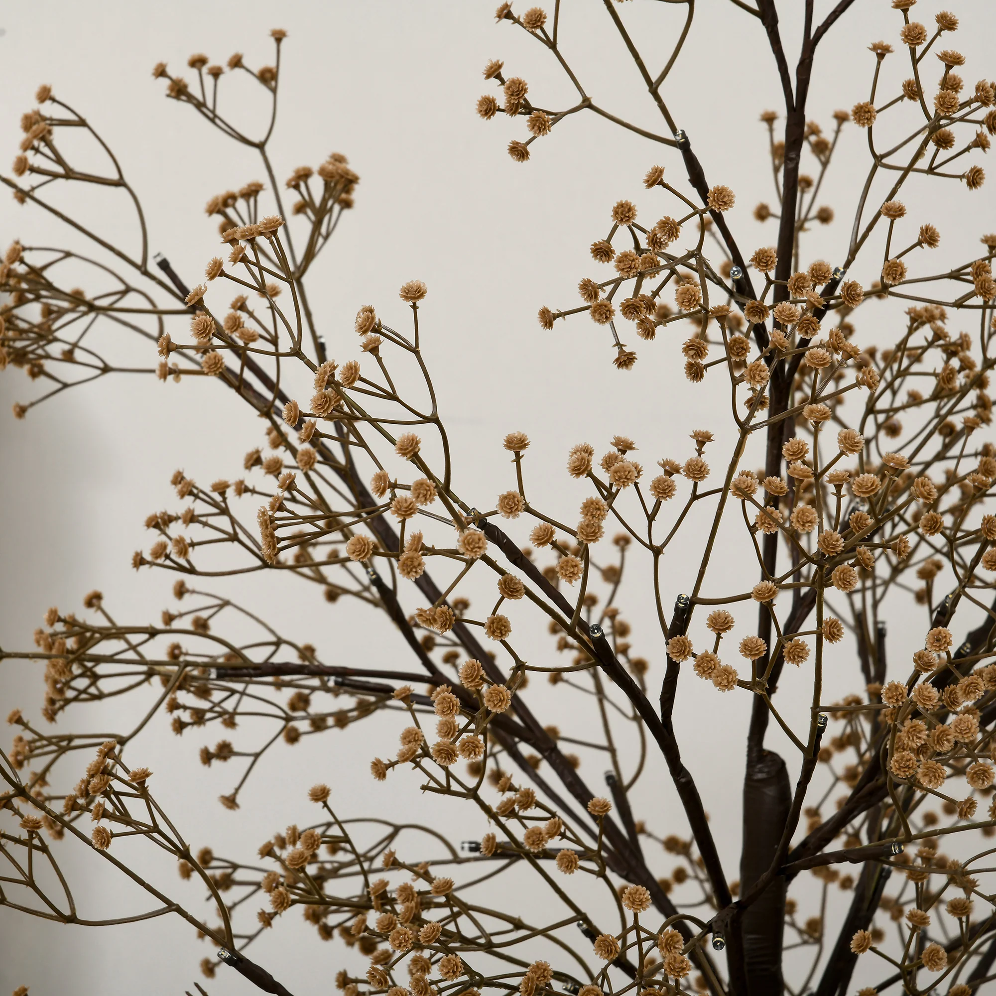 HOMCOM 5ft Artificial Gypsophila Blossom Tree Light with 96 Warm White LED Light, Baby Breath Flowers for Home Party Wedding, Indoor and Outdoor Use - Image 8