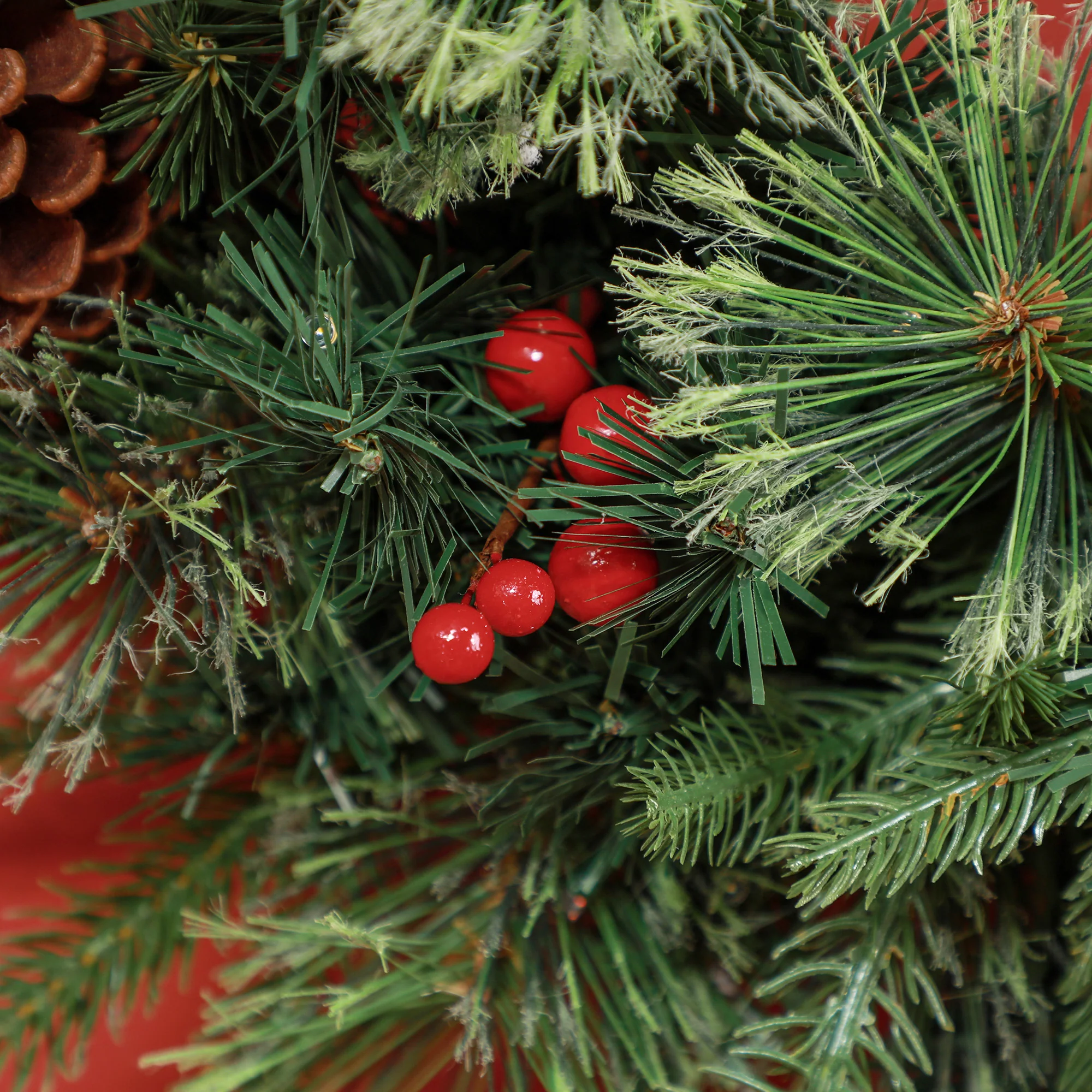 HOMCOM 60cm Christmas Wreath with LED Lights Pine Cones Red Berries Green - Image 9