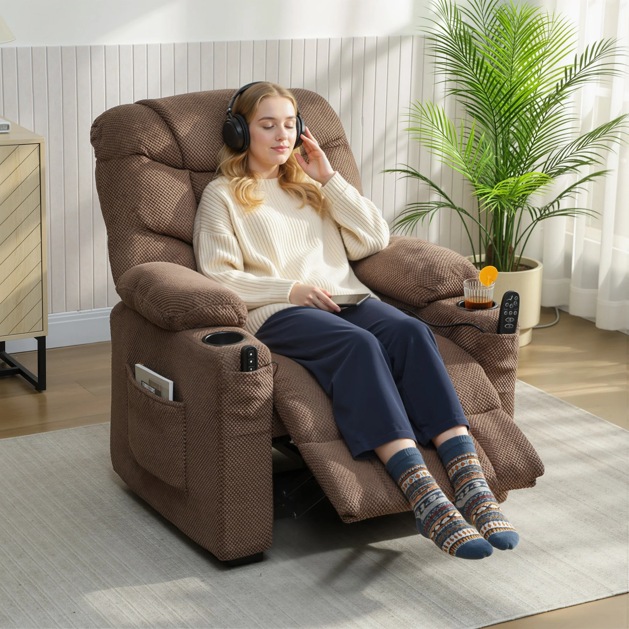HOMCOM Electric Massage Recliner Armchair with Heat, Reclining Chair, Brown - Image 2