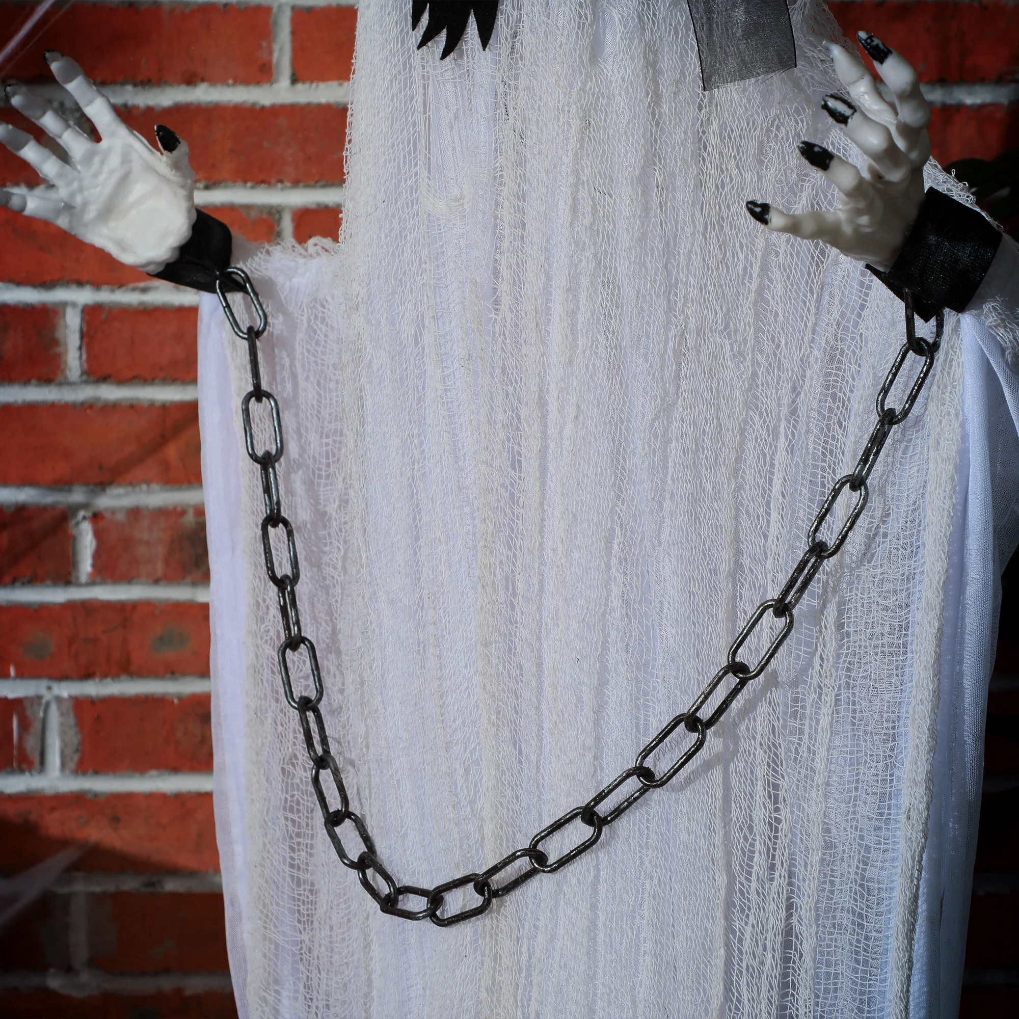 HOMCOM Hanging Halloween Ghost Animatronic Prop for Indoor Outdoor - Image 8
