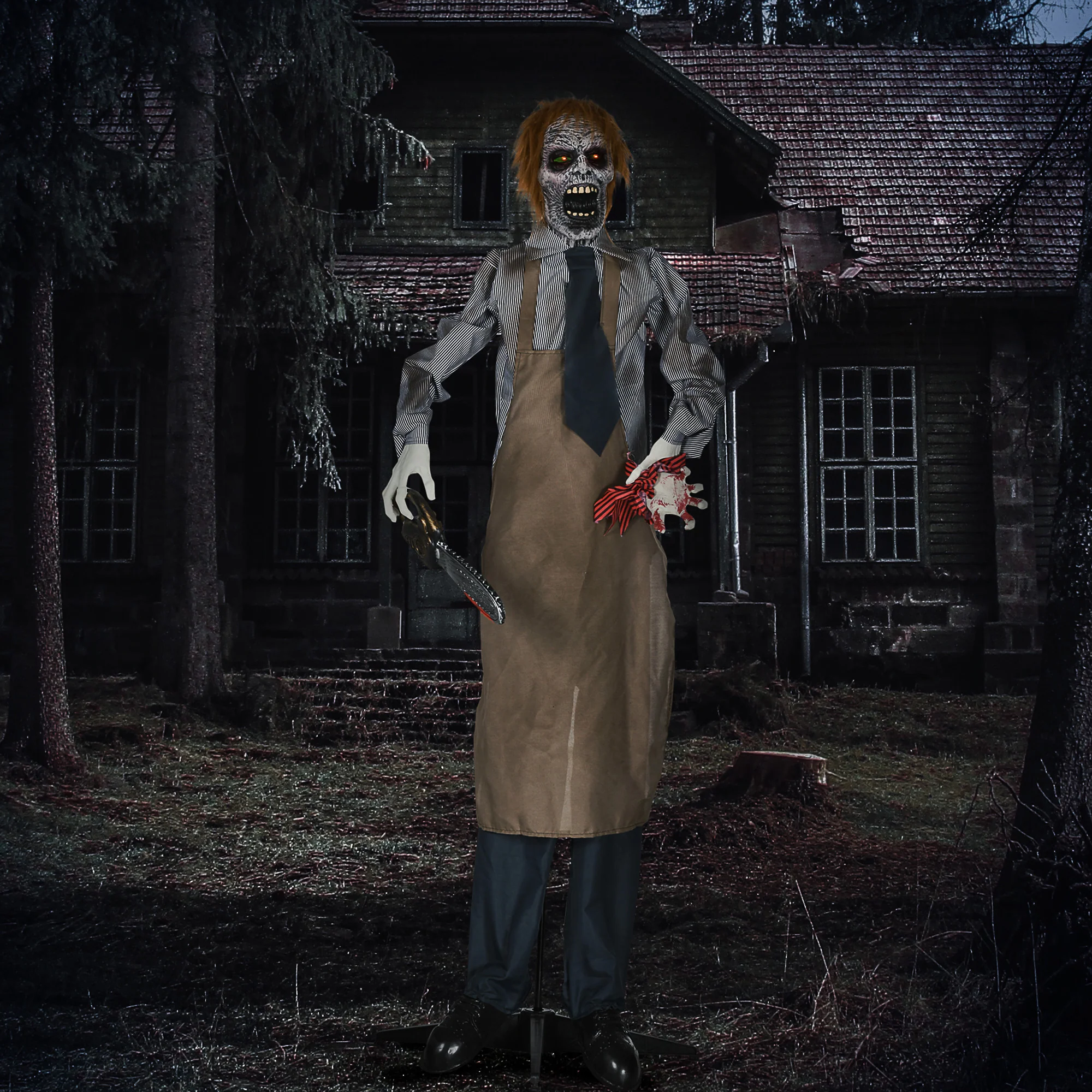 HOMCOM Life Size Outdoor Halloween Decoration Animatronic Chainsaw - Image 2