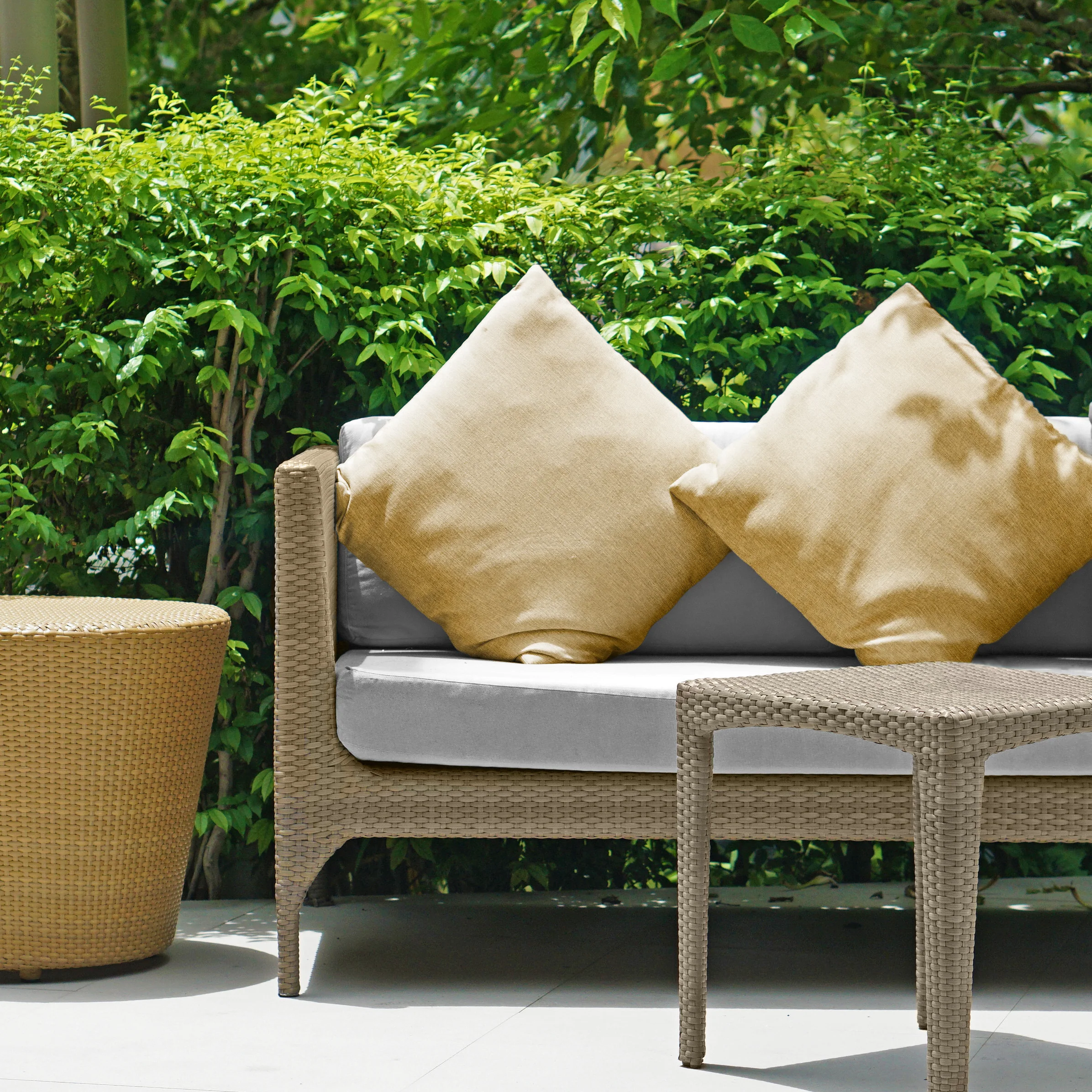 Jardin Waterproof Indoor/Outdoor Cushion Cover in Lemon - Image 2