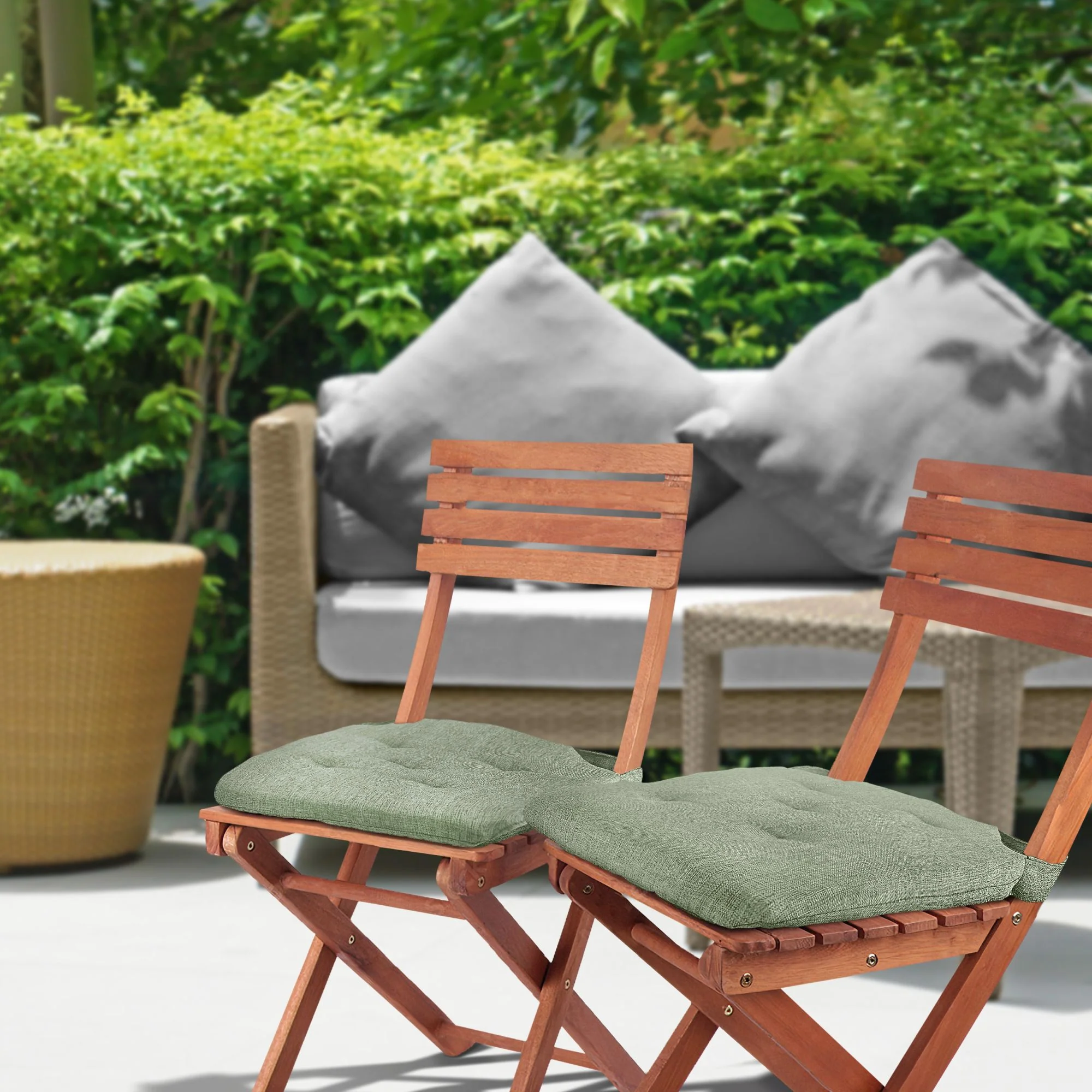 Jardin Waterproof Indoor/Outdoor Seat Pad In Green - Image 2