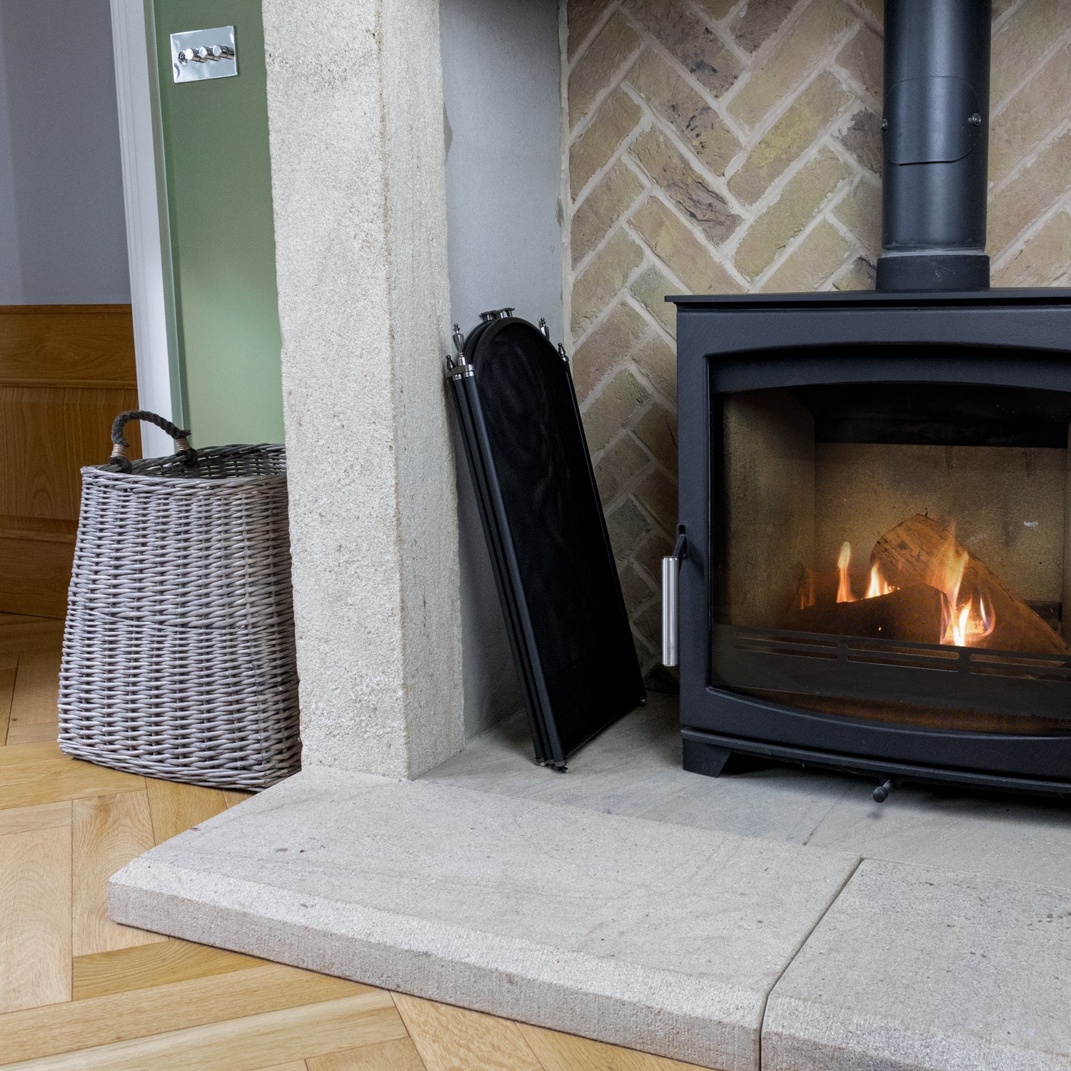 JVL Ashford Fireside Spark Guard - Image 19