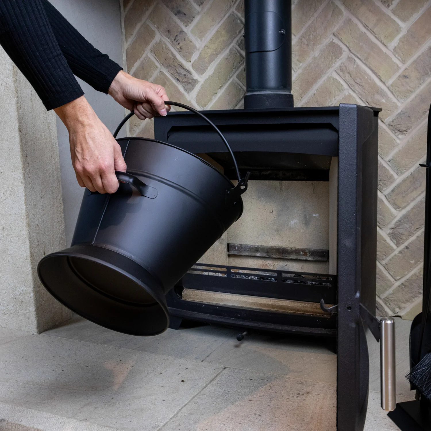 JVL Cheviot Waterloo Fireside Coal Bucket - Image 15