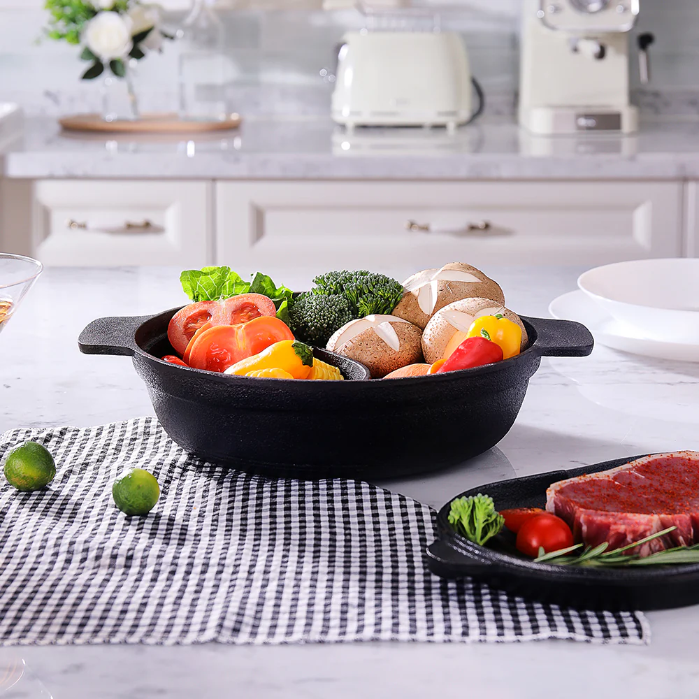 Lifeideas Black Cast Iron Hot Pot With Divider - Image 2