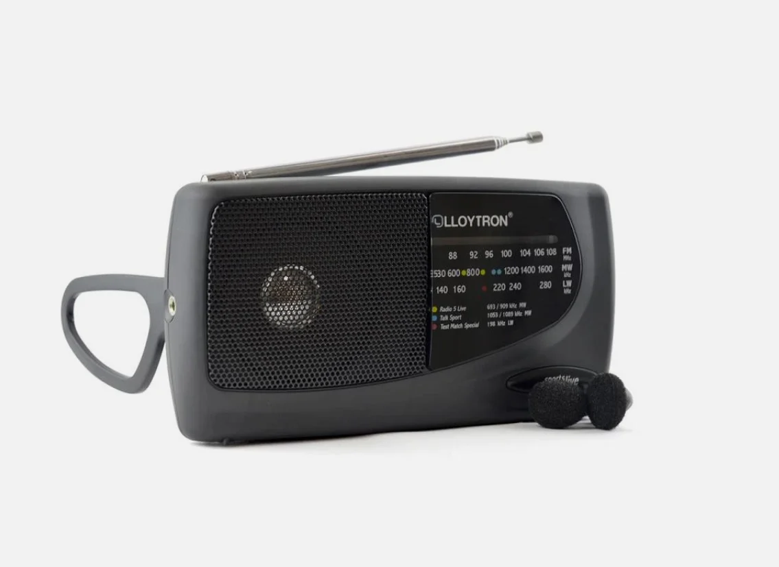 Lloytron 3 Band Sports Radio With Earphones - Image 4