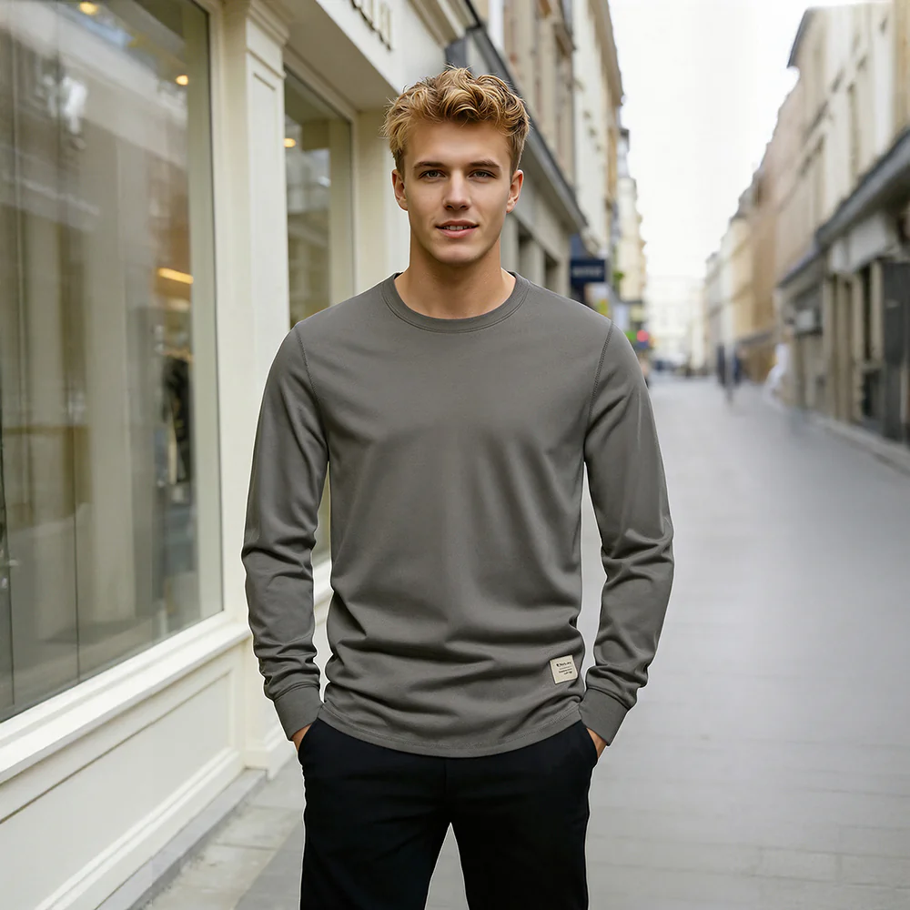 Long-Sleeved Crew Neck T-Shirt Grey