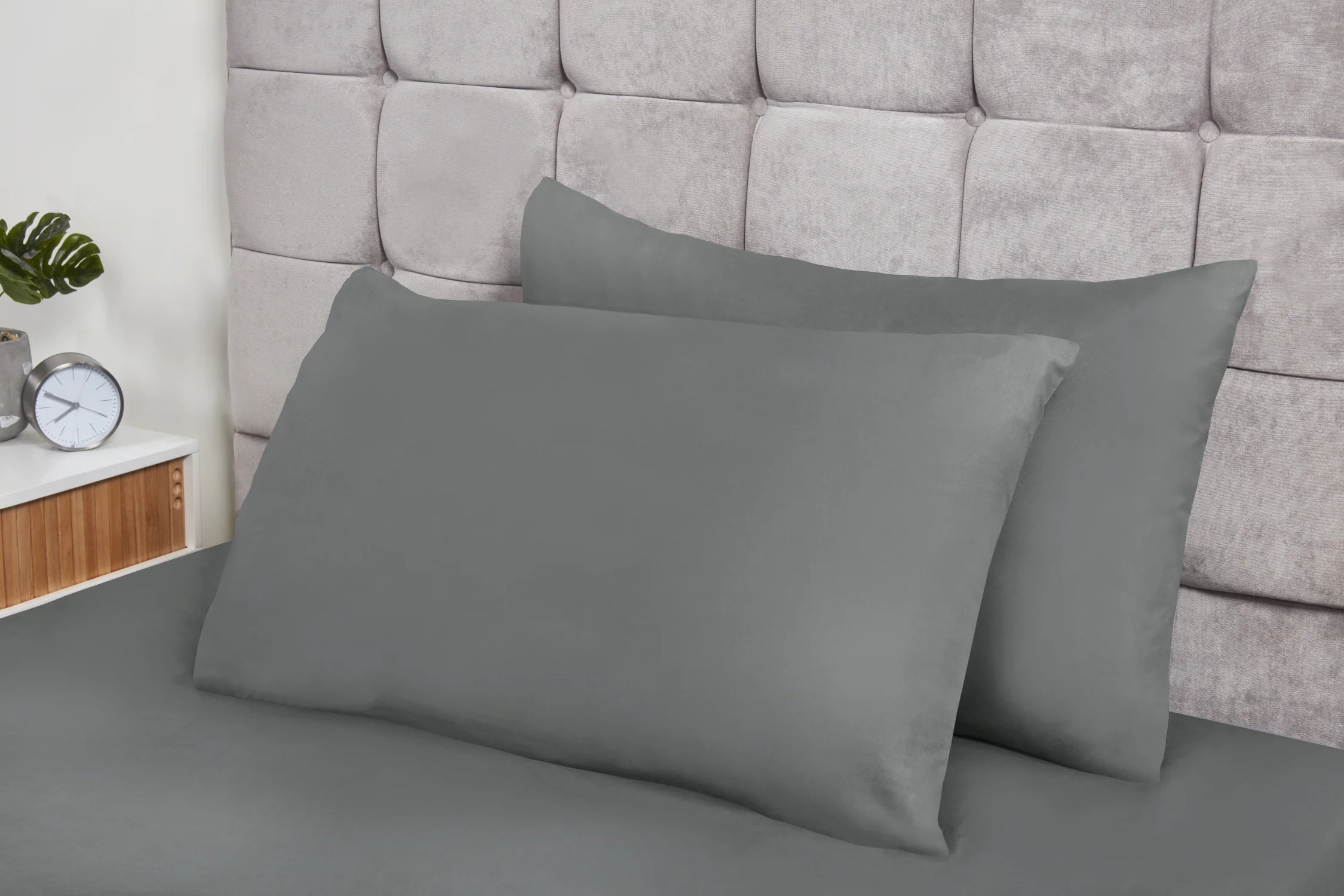 Lyla Pillowcase Pair in Grey