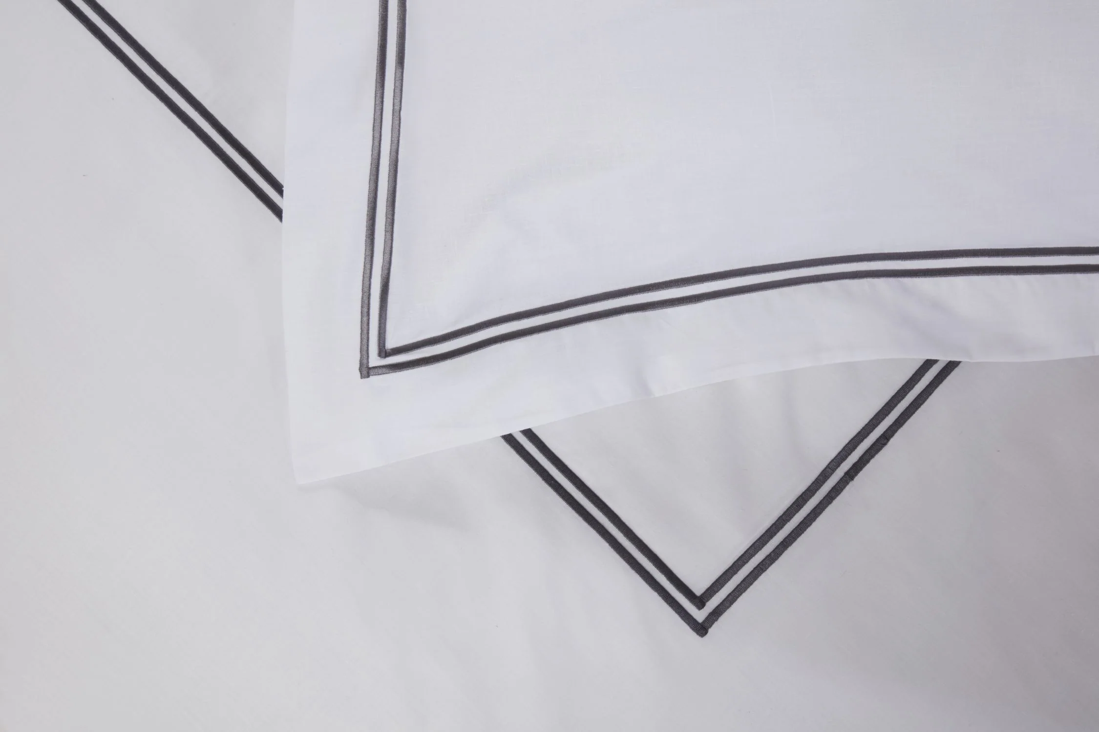 Mayfair - Embroidered Duvet Set With Oxford Pillowcase In Graphite - Image 2