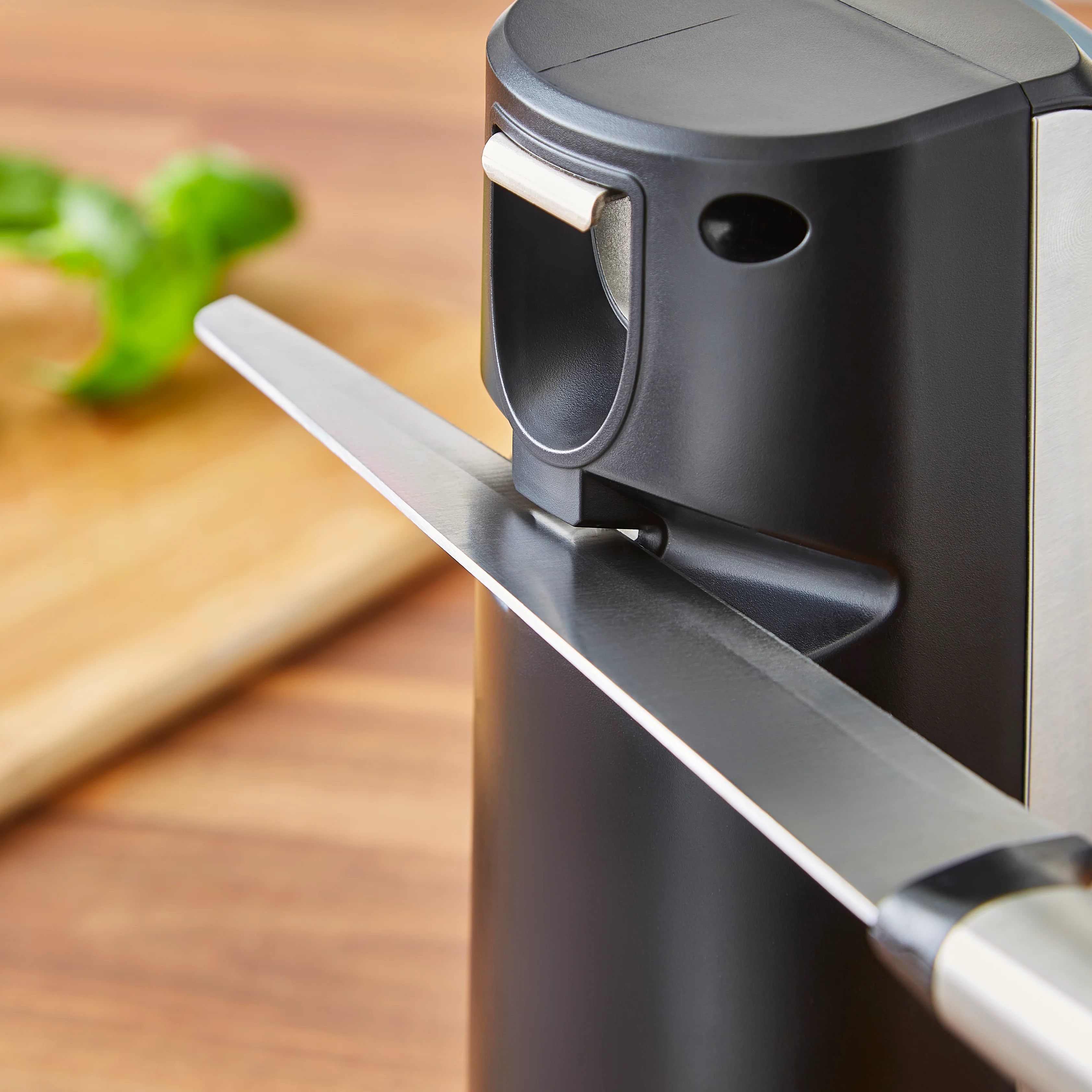 Morphy Richards 3-in-1 Electric Tin Can Opener - Image 13