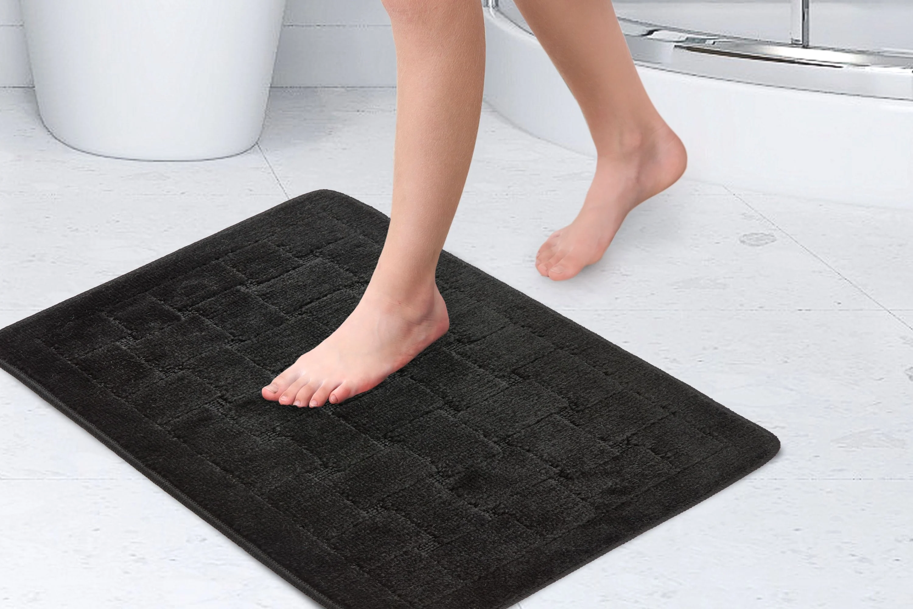 Orkney - Crosshatch Bath mat in Black - Image 3