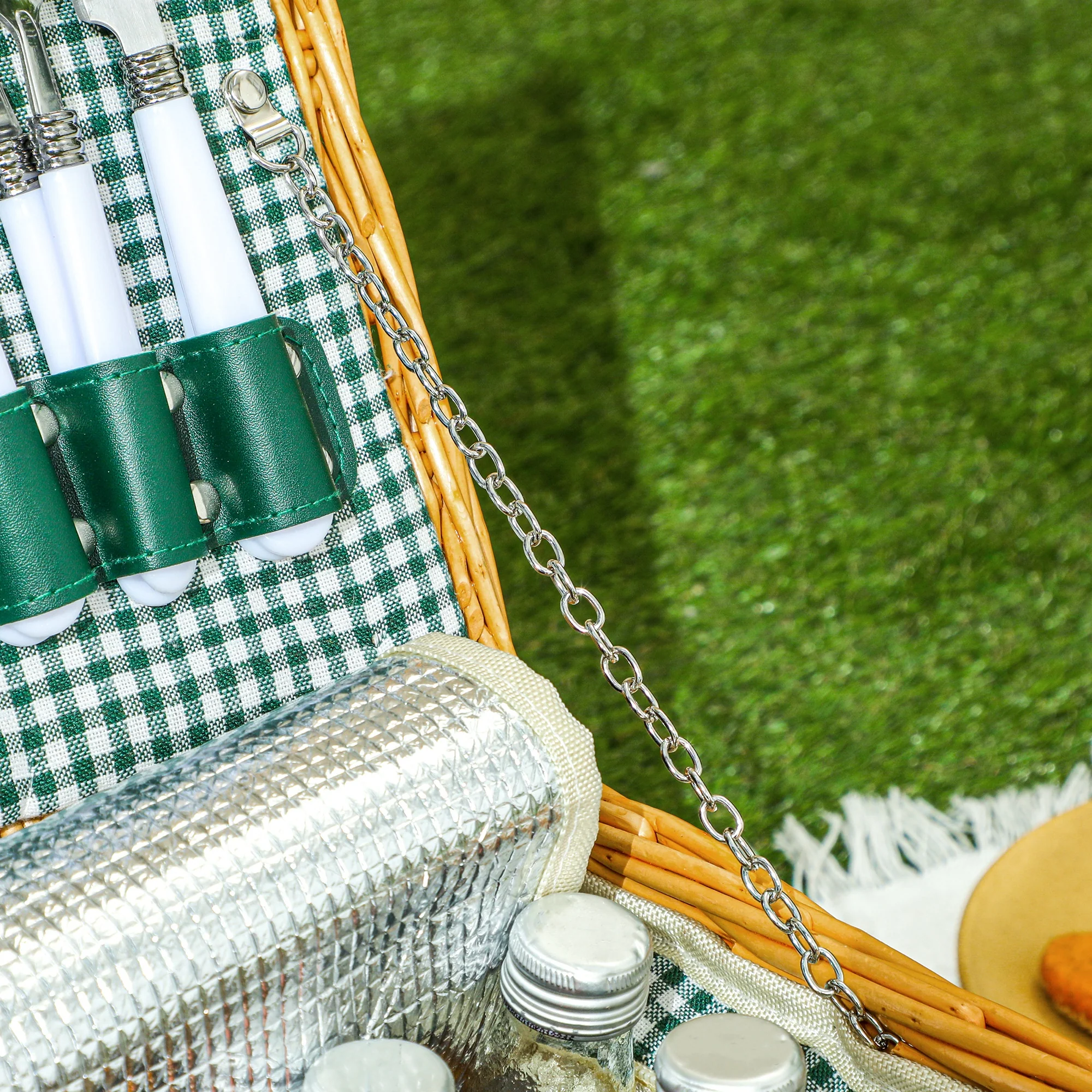 Outsunny Wicker Picnic Basket for 2 w/ Insulated Cooler Bag, Light Brown - Image 8