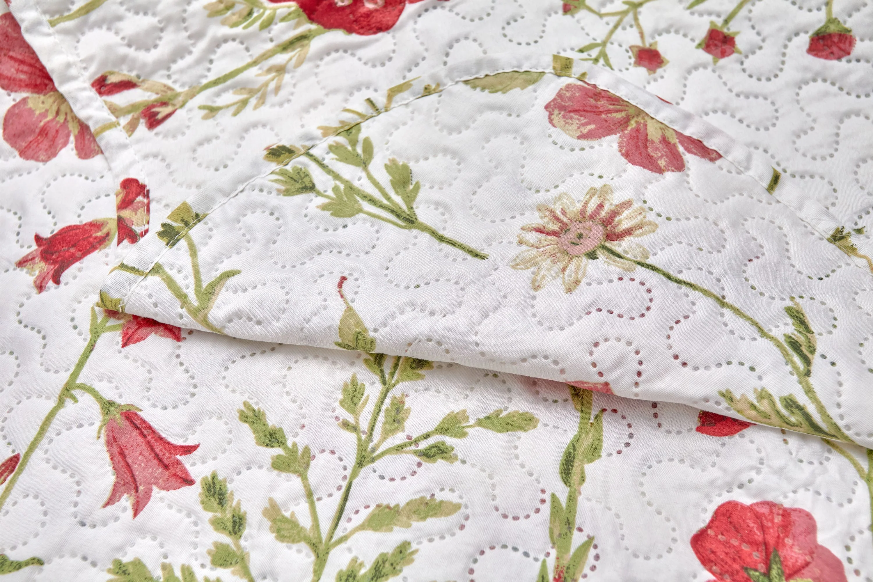 Poppy - Quilted Patchwork Bedspread Set - Image 2