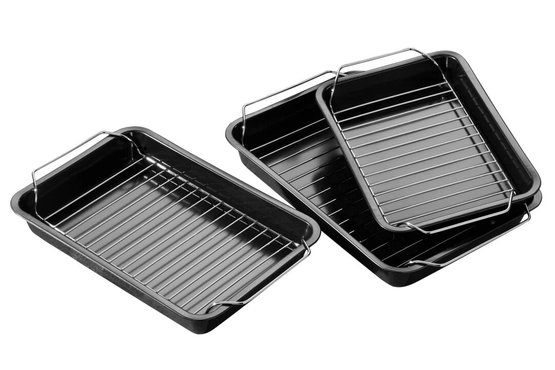Set Of Three Roasting Trays With Wire Racks