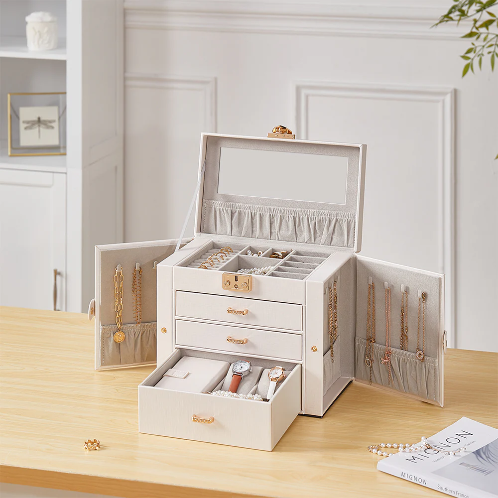 Sheonly Velvet Lined Jewellery Storage Box with Lock - Image 2