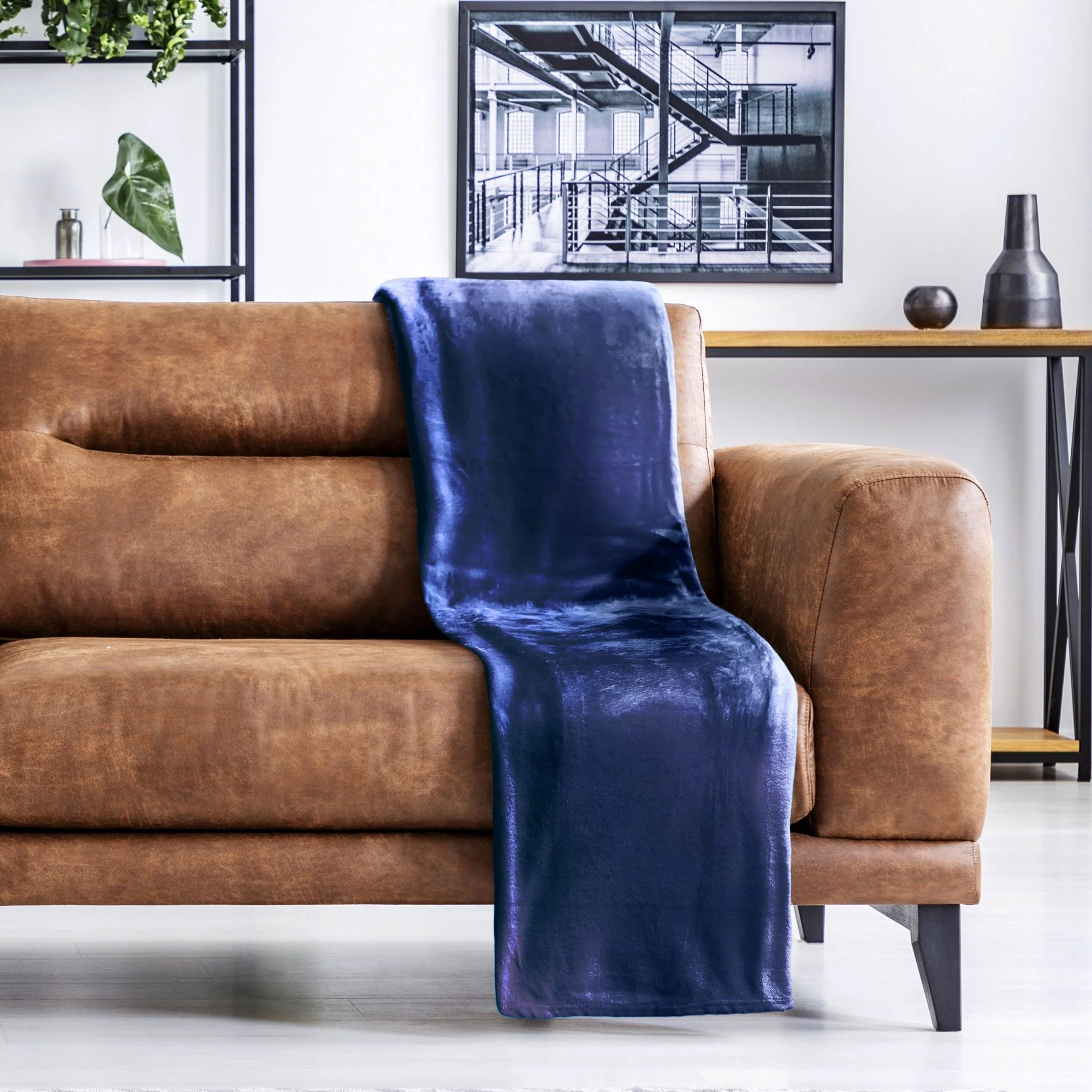 Snug Flannel Fleece Blanket Super Soft Throw in Navy - Image 7