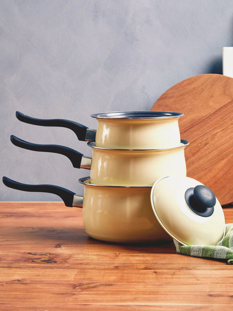 Viggo 3 Piece Cream Saucepan Set with Lids - Image 5