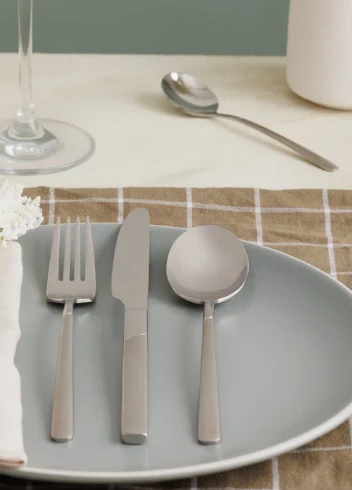 Viners Atlanta 18/0 16Pce Cutlery Set Giftbox - Image 3