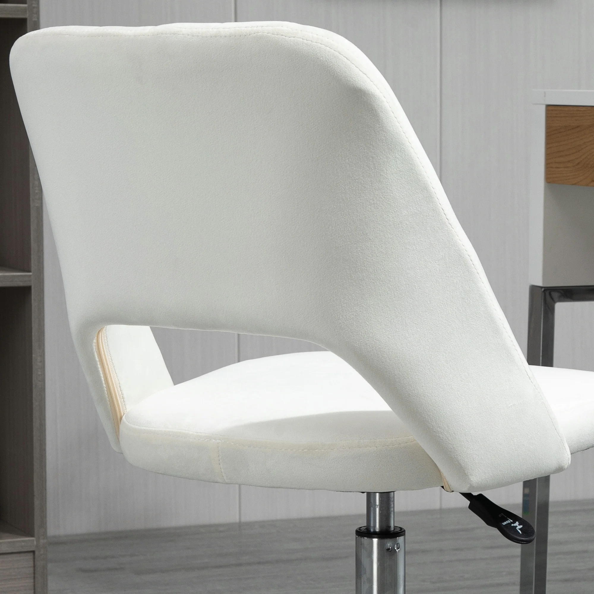 Vinsetto Mid-Back Swivel Home Office Chair Scallop Computer Chair - Image 9